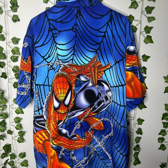 Vintage spiderman button up - Picture 7 of 7